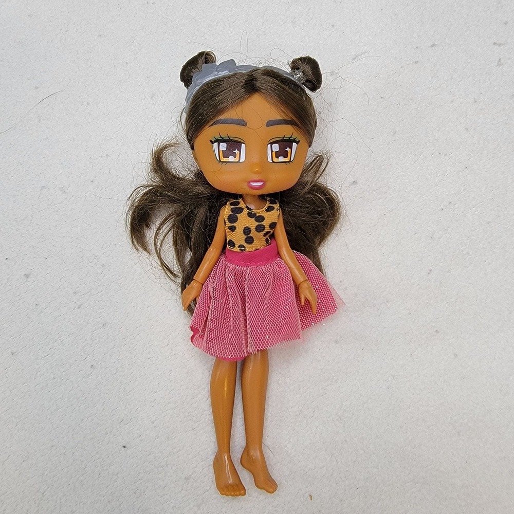 Boxy Girls Nomi jointed doll